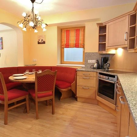 Large Chalet Apartment In Saalbach Hinterglemm エクステリア 写真