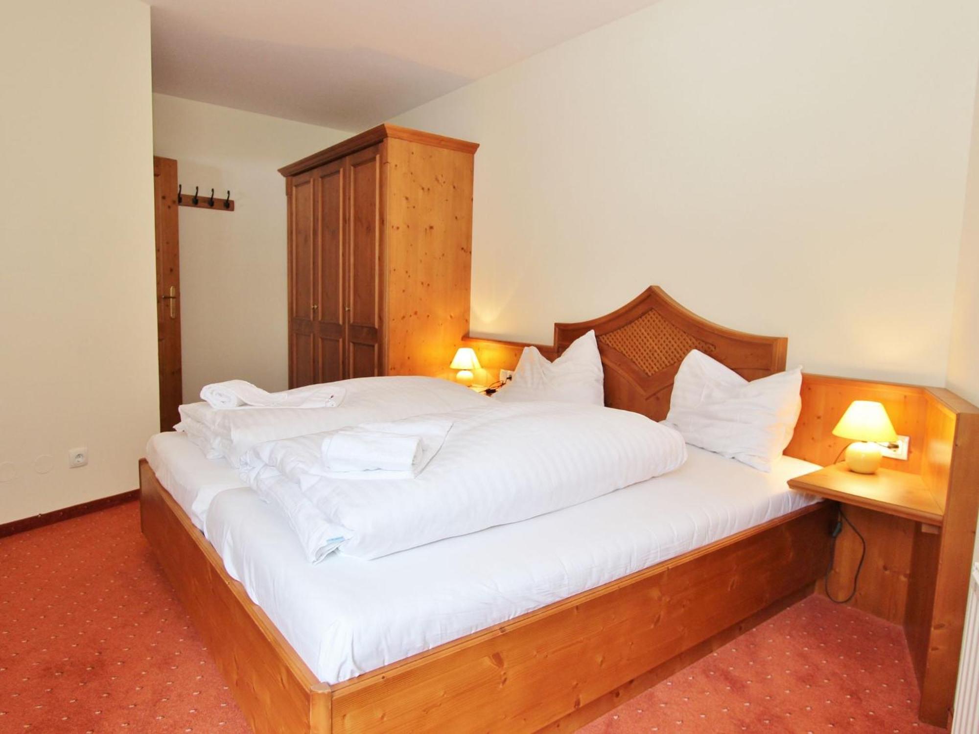 Large Chalet Apartment In Saalbach Hinterglemm エクステリア 写真