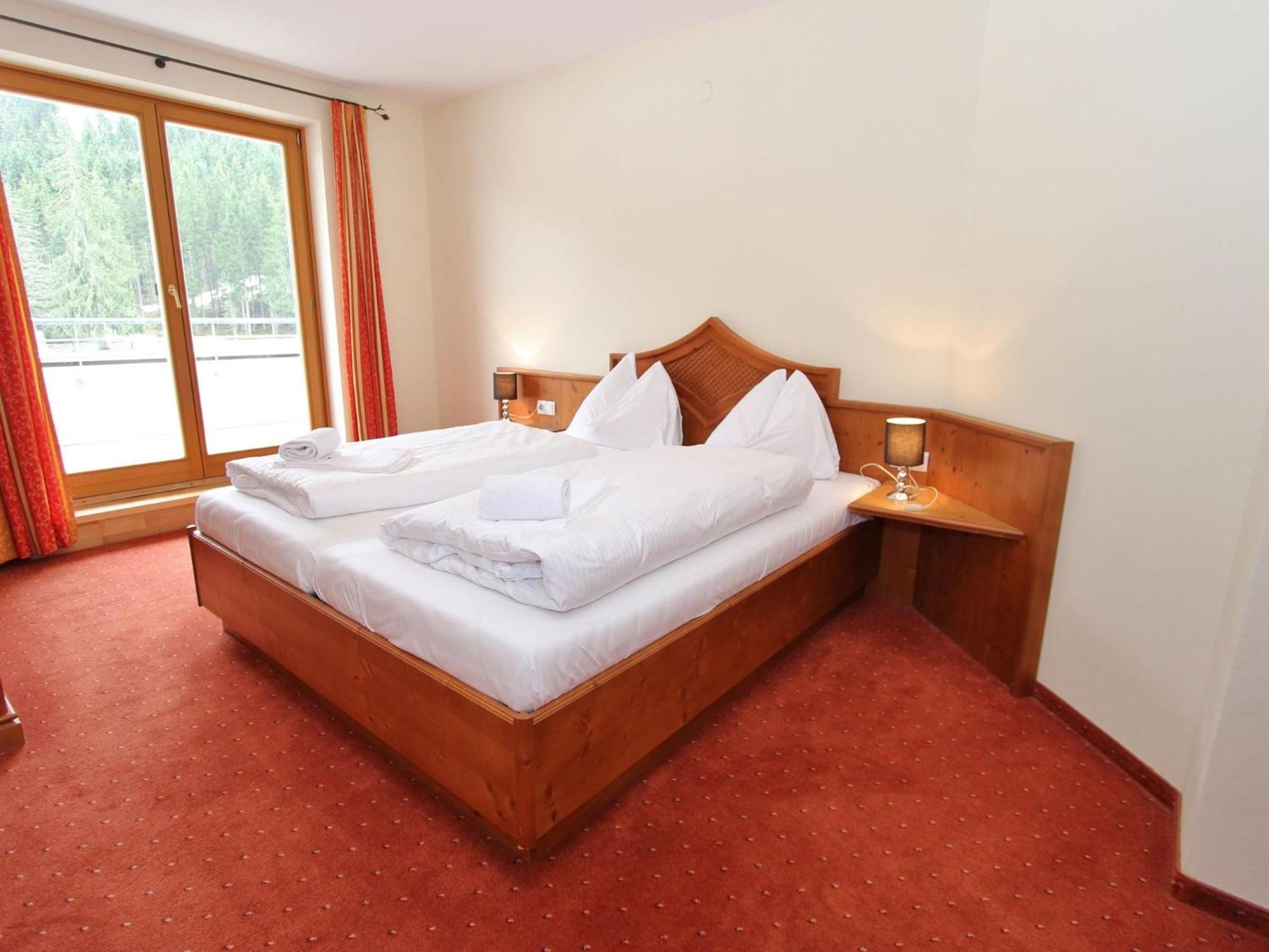 Large Chalet Apartment In Saalbach Hinterglemm エクステリア 写真