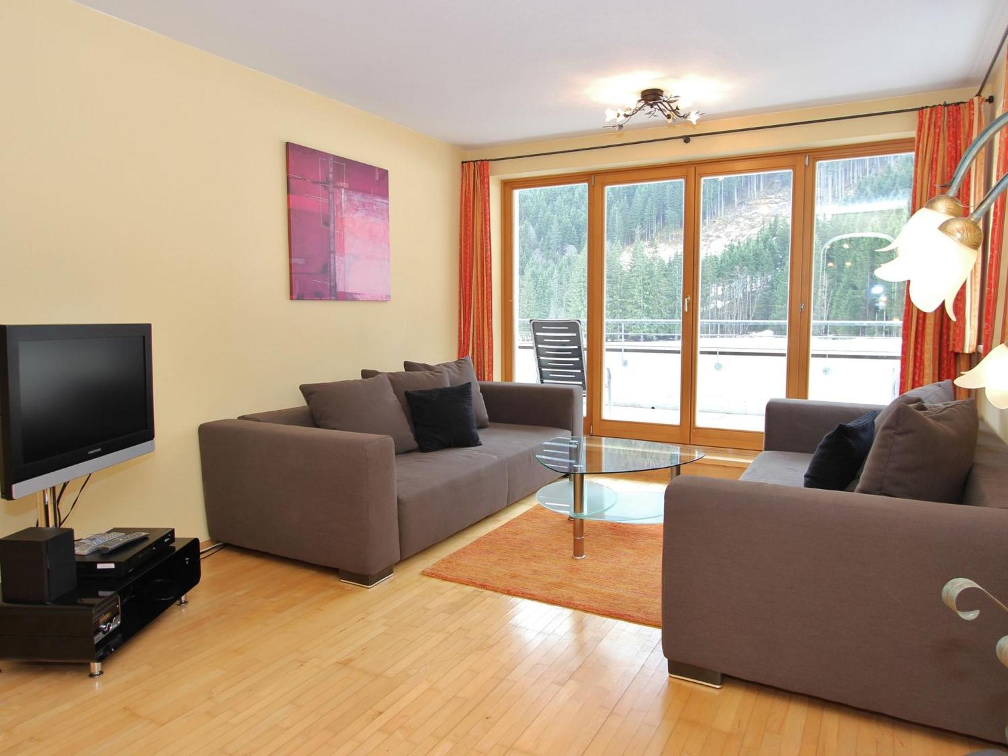 Large Chalet Apartment In Saalbach Hinterglemm エクステリア 写真