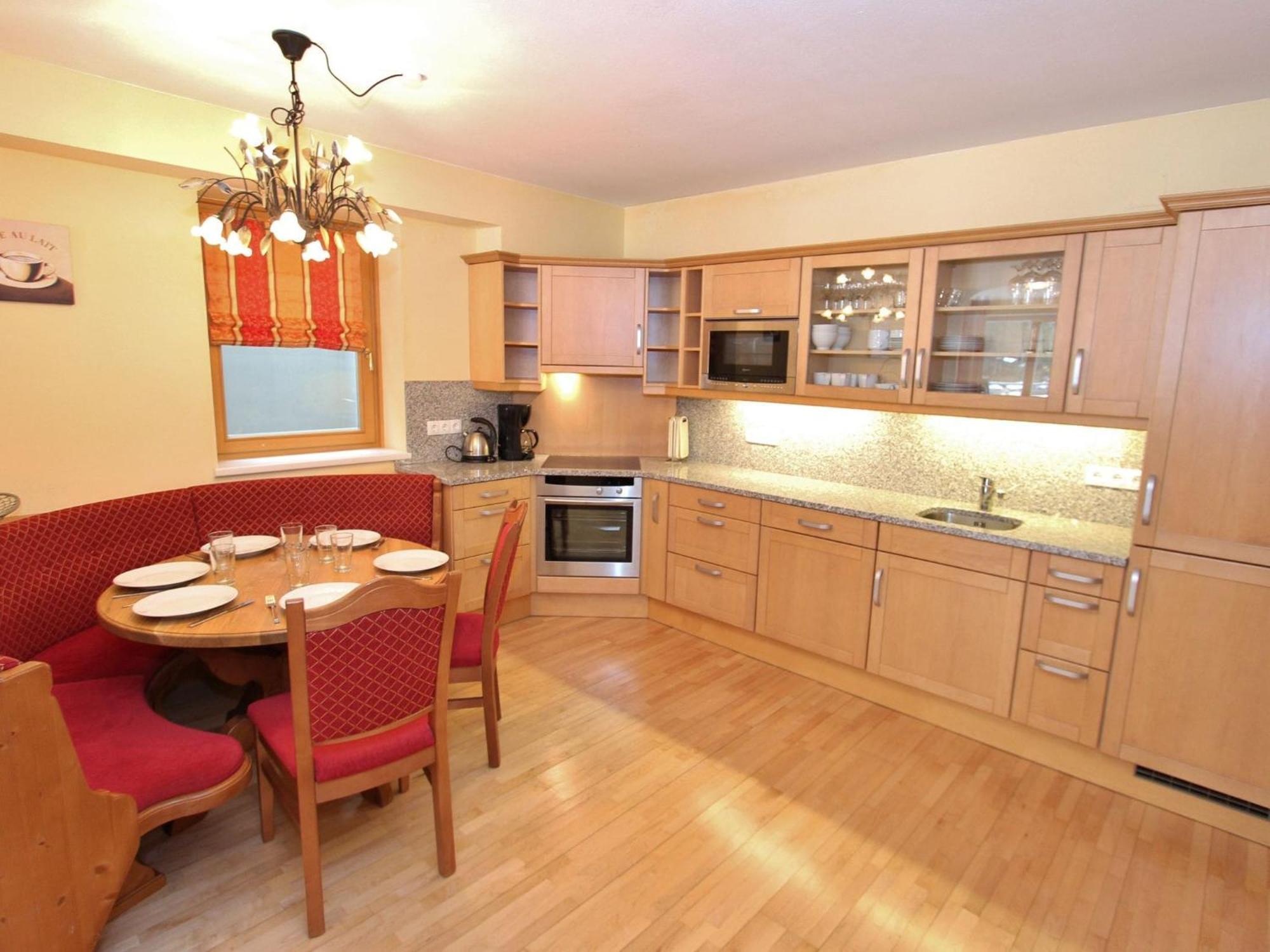Large Chalet Apartment In Saalbach Hinterglemm エクステリア 写真