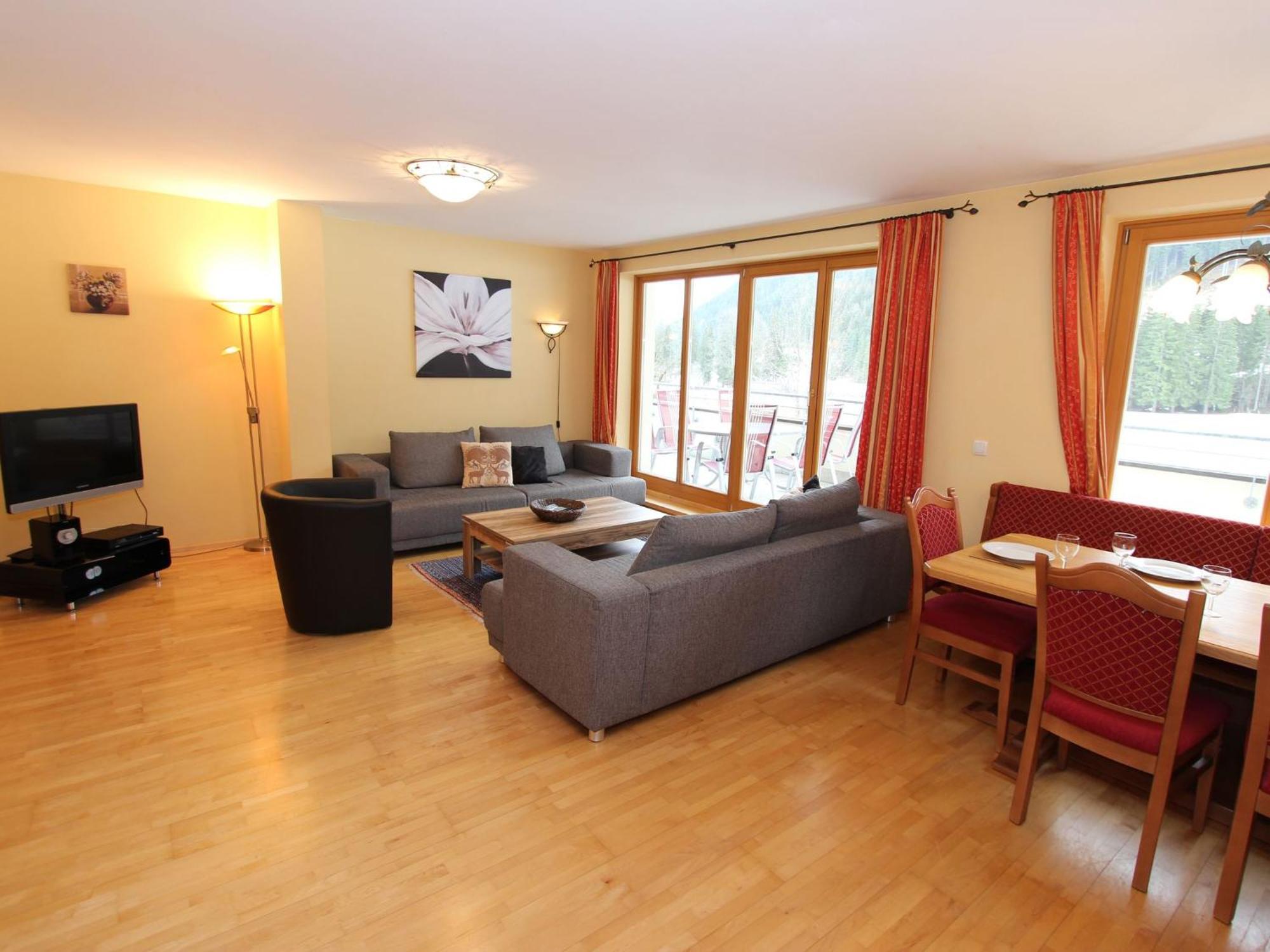 Large Chalet Apartment In Saalbach Hinterglemm エクステリア 写真
