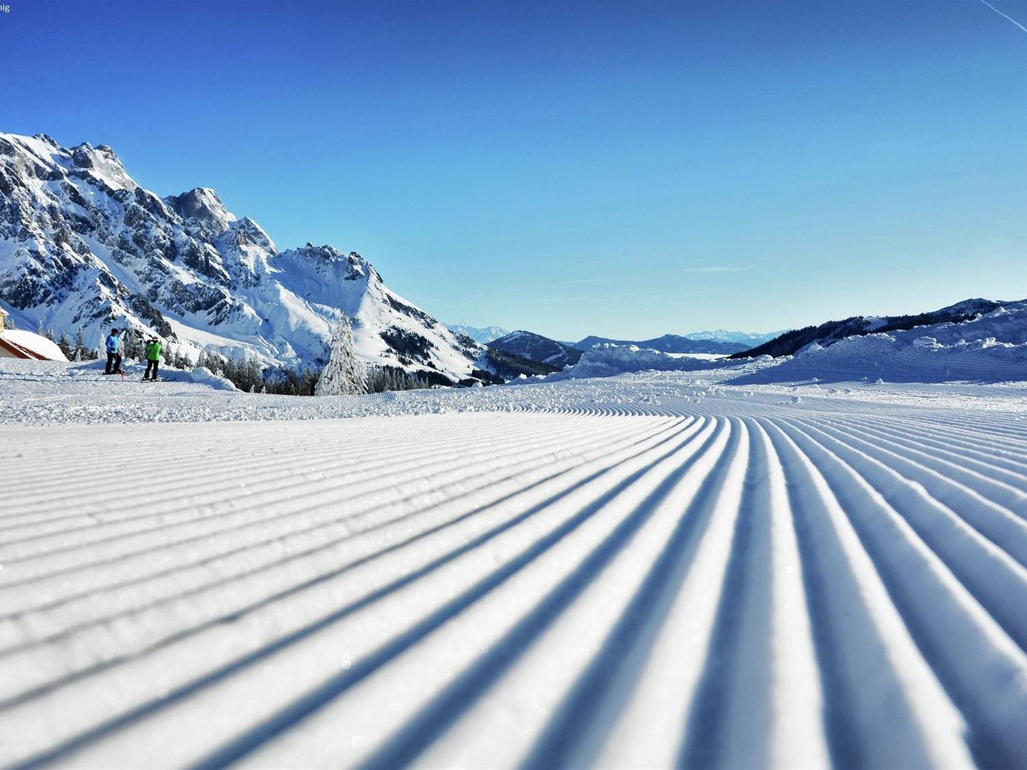 Large Chalet Apartment In Saalbach Hinterglemm エクステリア 写真